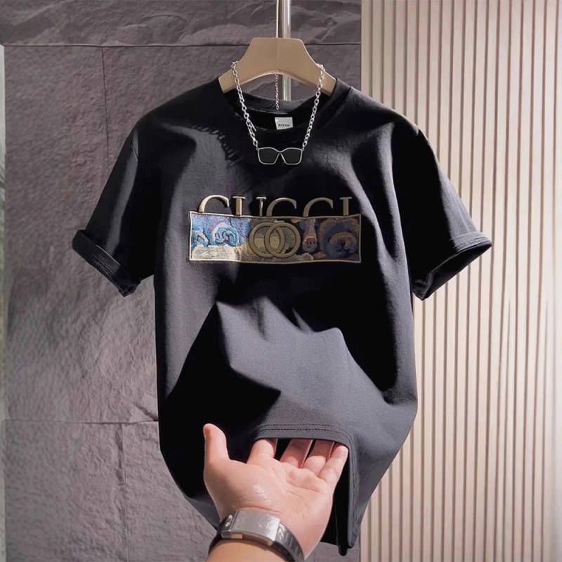 Gucci Black T-Shirt Review: We Weighed the Cotton and Measured the Chest Print on a $7.31 Crewneck